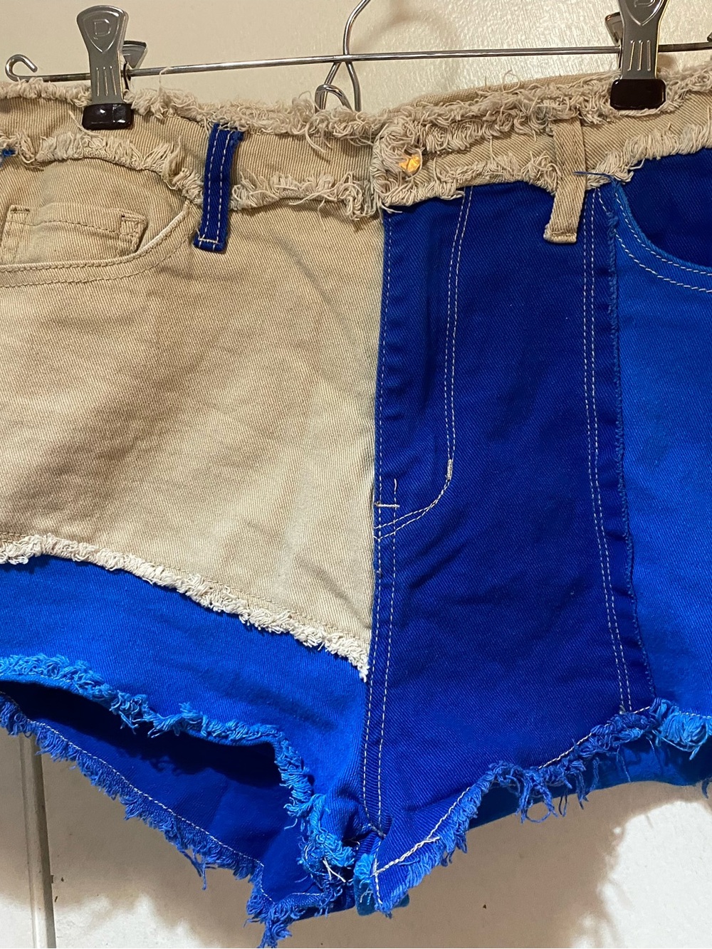 Hot & Delicious Two-Tone Frayed Hem Jean Shorts - Blue & Tan Medium